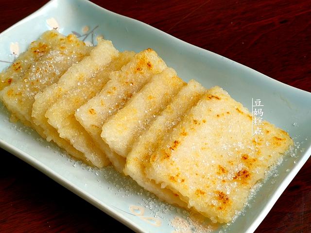 糯米糍粑，2碗糯米简单一蒸，逆天美味！从小到大20多年没吃够