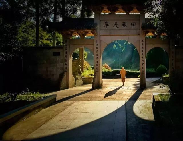 ����Ժ����ΰݼ�ʦ����