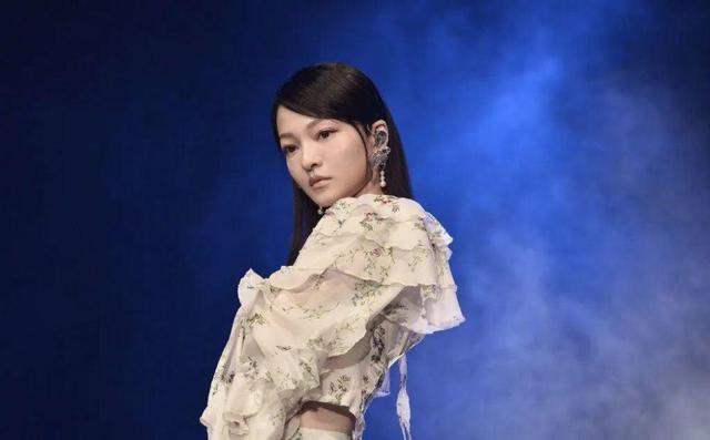 被公司勒索、亲妈压榨、好友欺骗，现实版樊胜