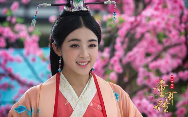 张含韵：出道即巅峰，却被骂“公交车”，陷陪