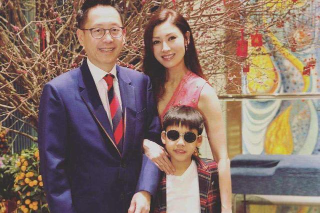 只为嫁入豪门，从小不做家务，接受最好教育，当模特赚足眼球！