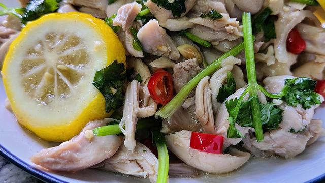 柠檬鸡，好吃又开胃的一道美食，做法简单香味浓，天热吃正好
