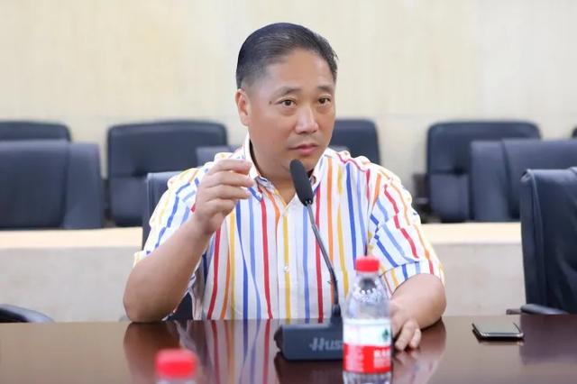 温州市经济师协会会长杨作军考察正泰