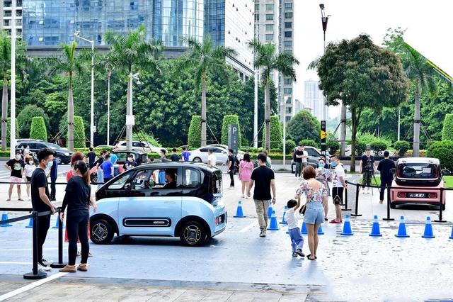 新晋电动小车，智能媲美特斯拉，三种座椅布局，还未上市已成网红