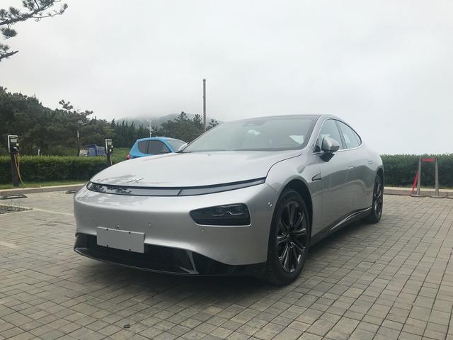 如7而智，超乎想象，超长续航智能轿跑小鹏P7登