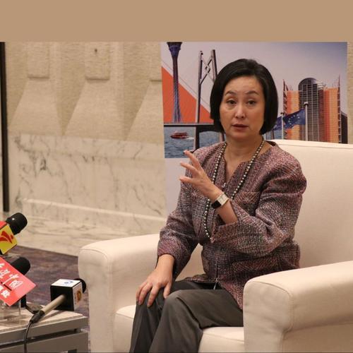 何超琼最大的靠山，不是父亲何鸿燊，而是这两