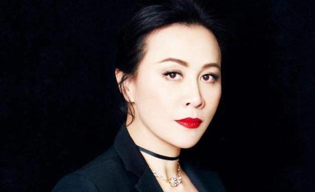 1990年，刘嘉玲遭绑架，被爆“裸照”，那3小时噩梦发生了什么？