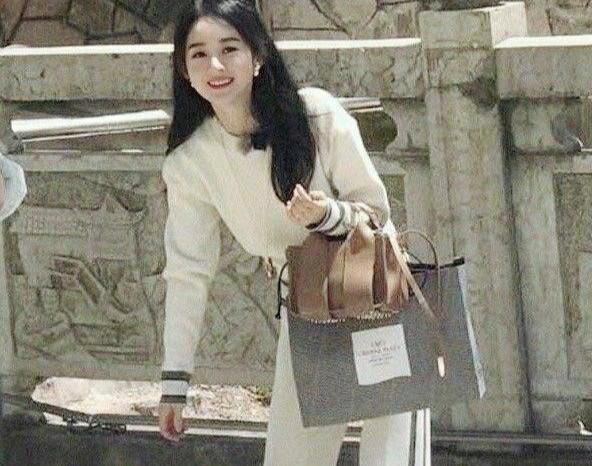 #还是#赵丽颖生图 还是网友心目中有一个“少女人设”的概念