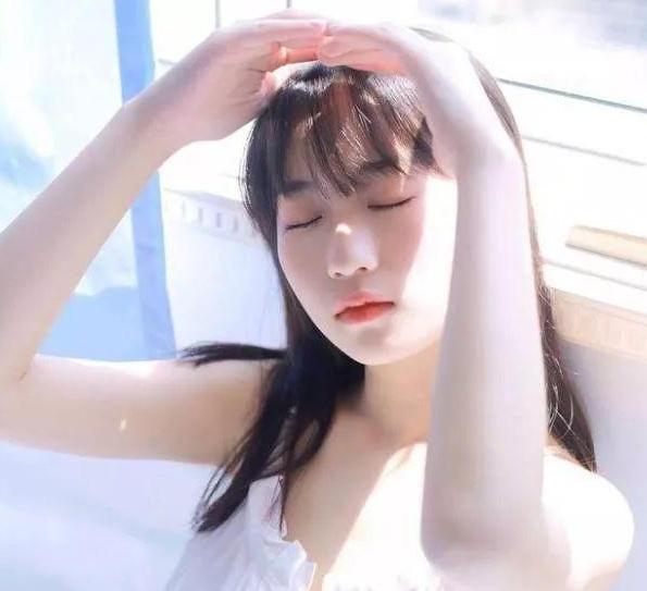 两性交往，男人日思夜想的，不是女人的容貌身材，而是这三种品质