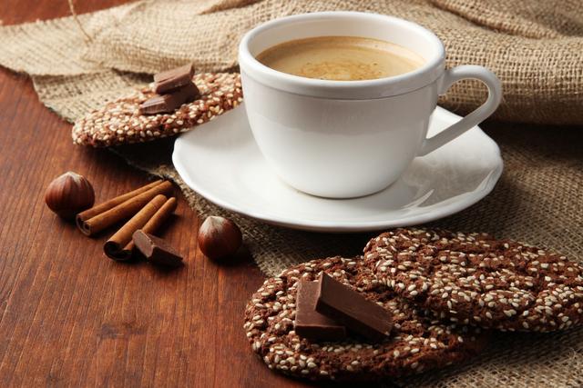 咖啡或是减脂良品！研究称，每天喝2—3杯咖啡的女性体脂率最低