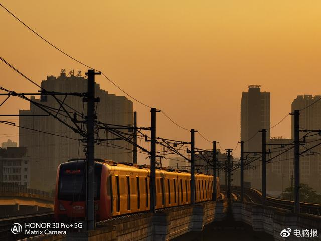 超感光下的夜色之美！摄影师眼中的荣耀30Pro+