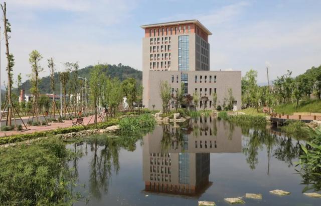 雅安除了“雅雨”、“雅鱼”、“雅女”，还有雅安职业技术学院