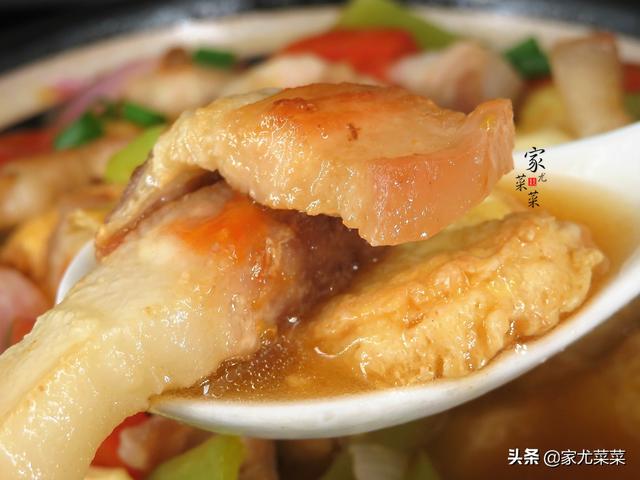 五花肉和豆腐最好吃的做法，家人连吃几碗米饭，你拿红烧肉我不换