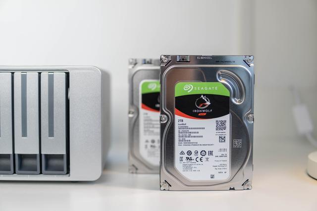 私有云下载再度升级，铁威马F4-422——万兆网口的NAS