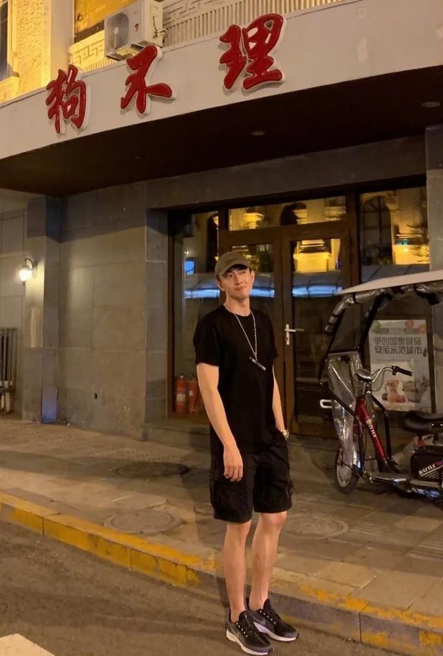 林更新新剧开拍，化身霸道总裁超有范，大长腿