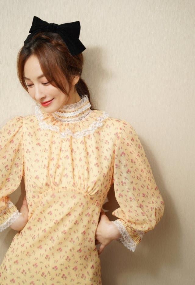 吴昕瘦身成功后有多自信？直接短裤当裙子穿，全场最潮的就是她