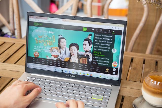 实测9小时超长续航！华硕VivoBook14 X 2020实力诠释