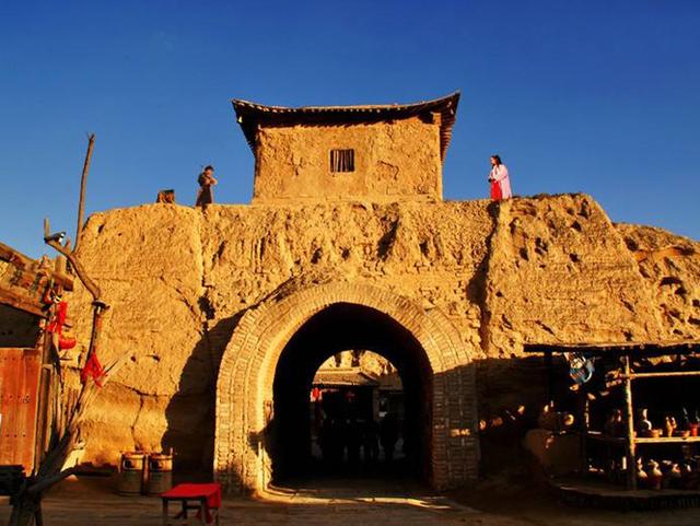 银川地处西北，却并不荒凉，被誉为“塞上江南