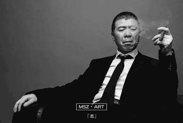 坎坷的黄轩：12岁父母离婚，19岁被张艺谋“忽悠”，21岁成孤儿