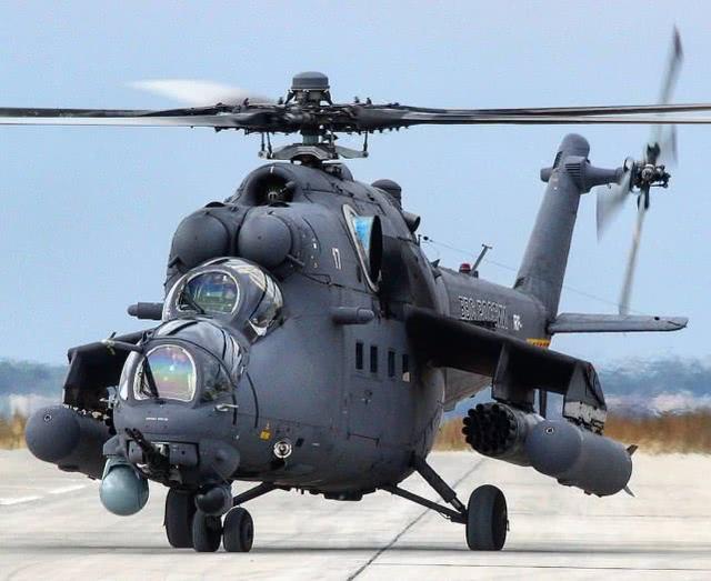 俄军一架直升机坠毁，机组人员全部遇难，距上