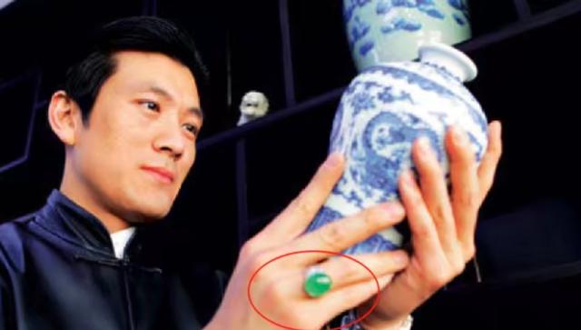 豪宅游乐场收费开放，谎称戒指有46亿年，杨子这