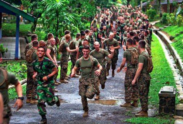 美军士官在慢跑时摔倒猝死，是时候重视审视跑步热潮了