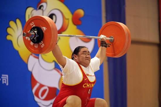 她拼死为国夺金牌，下台后血流不止送抢救室，