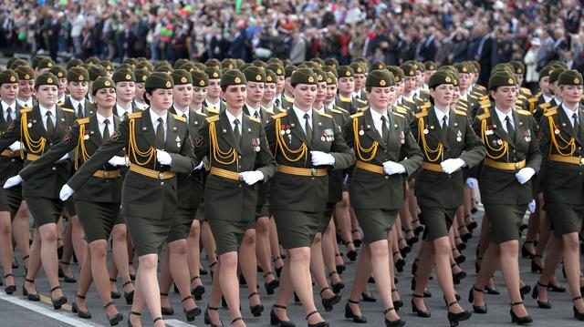 多国联军压境之际，白俄罗斯对美亮绿灯，俄最