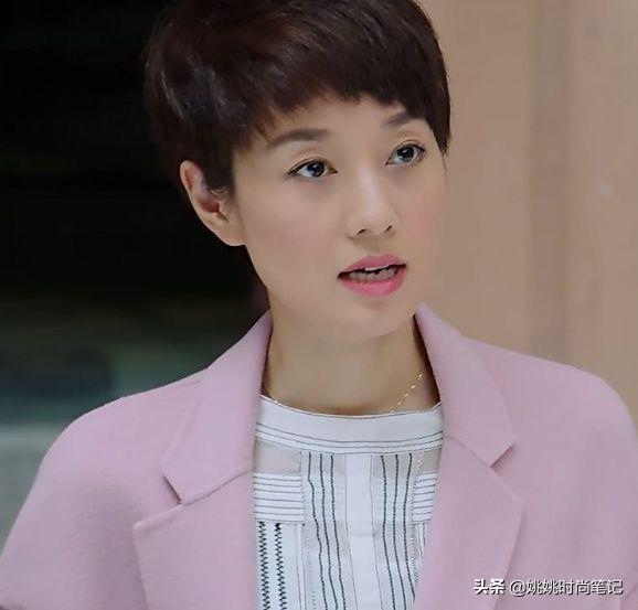 马伊琍前几年的发型照曝光后，我终于明白为什么近几年她都留短发