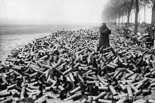 改变历史的一枚炮弹新兵打偏了一发炮弹，却成