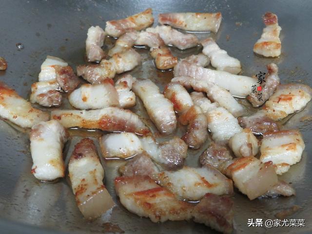 五花肉和豆腐最好吃的做法，家人连吃几碗米饭，你拿红烧肉我不换
