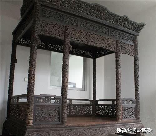 清朝3吨重龙床现世，专家要求上交国家，藏品主