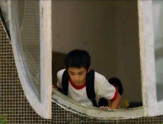 《隐秘的角落》受热捧：父母对孩子的伤害，应