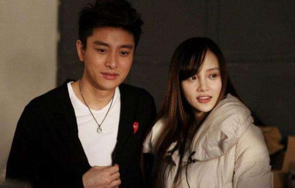 李小璐与助理合拍，两人神似姐妹花，离婚后她越来越潇洒了