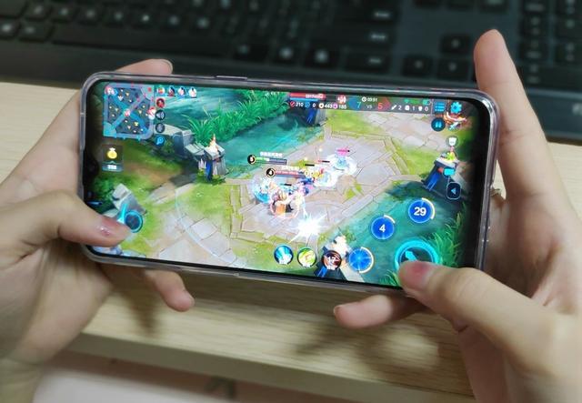 解决游戏卡顿、延迟痛点，OPPO R17 Pro带来畅玩游戏体验