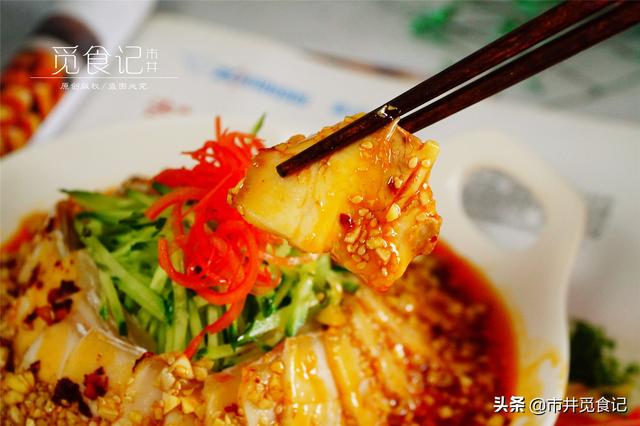 蒜泥白肉简单家常做法，好吃全因这碗料汁，学会味道不比饭店差