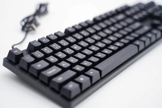 “年轻人的第一把机械键盘”，小米机械键盘到