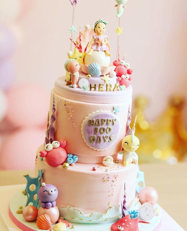 杨怡夫妇晒照为女儿庆祝百日，小公主眼睛超大像洋娃娃，大名曝光