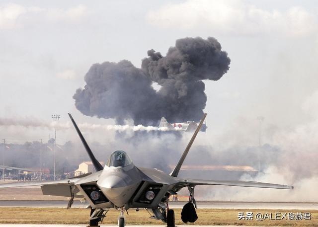 又少一架：美军“绝版”F-22隐身战斗机坠毁，仅差12英里就到基地