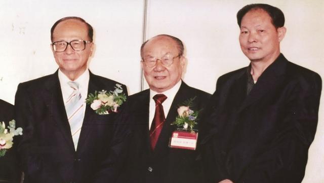 李嘉诚“神秘第三子”：旗下掌控22家上市公司，