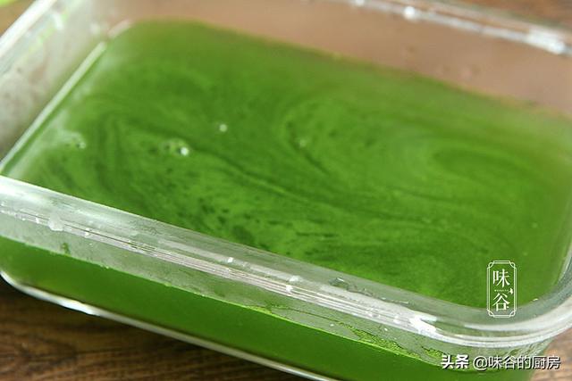 黄瓜皮别扔了，变废为宝做成美食，清凉爽滑又解暑，比凉皮还好吃