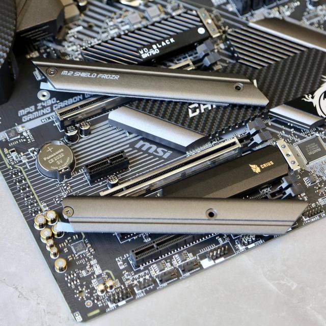 微星MPG Z490 GAMING CARBON WIFI主板开箱小测