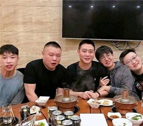 德云社为啥有那么多胖子？看到的员工餐后，终