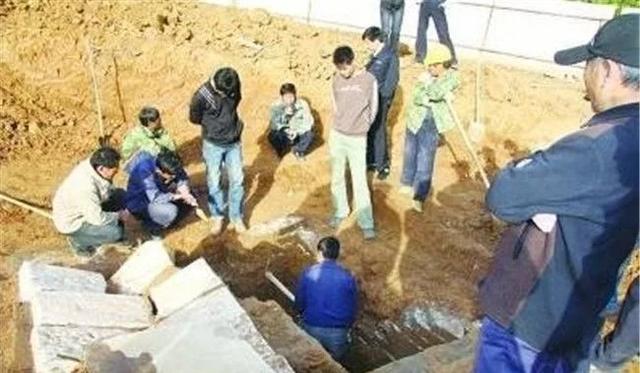 南京发现锦衣卫古墓，墓中发掘出一件宝物，专家表示至少值一亿！