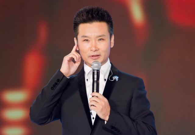曾被全村资助学费，父亲也因他终身残疾，如今刘和刚豪宅意外曝光