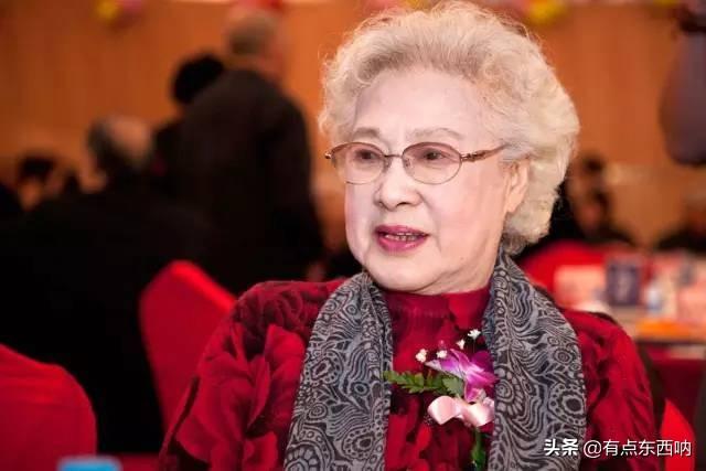 丈夫跟儿子都已经去世，快100岁了还在演戏，堪