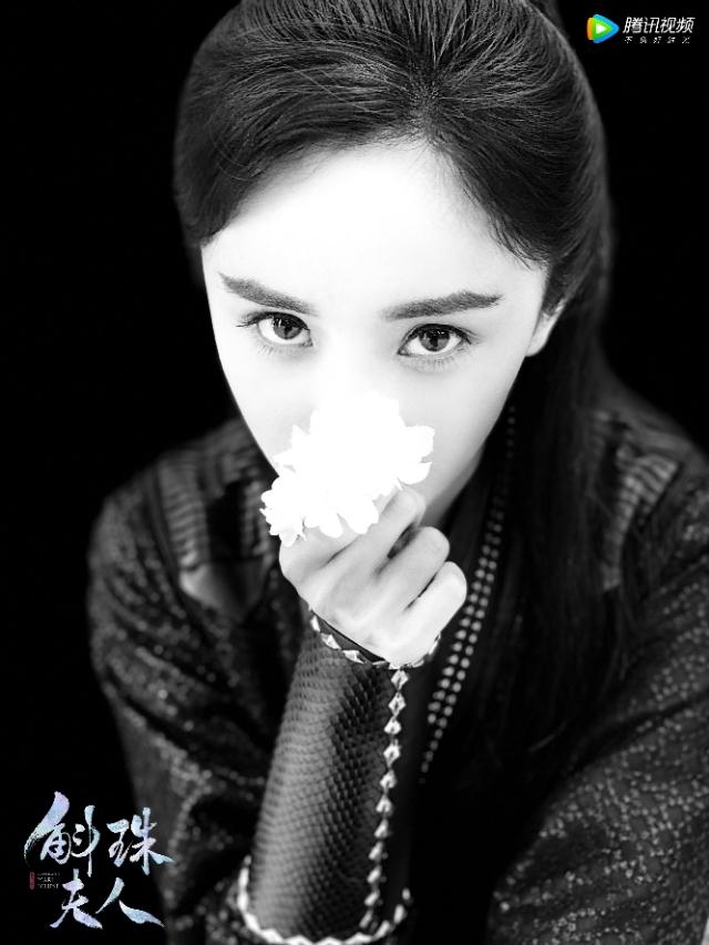 杨幂陈伟霆再次合作，片场欢乐互拍