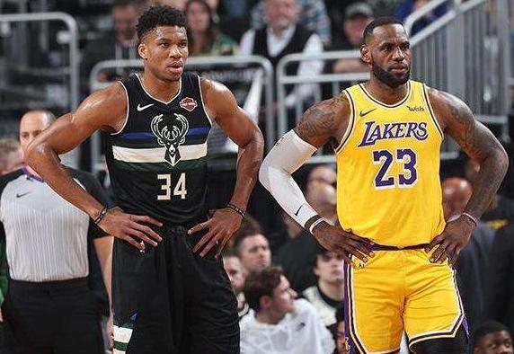 35歲的詹姆斯肌肉依舊強悍，碾壓年輕球員，希臘怪獸也不是對手啊！-黑特籃球-NBA新聞影音圖片分享社區