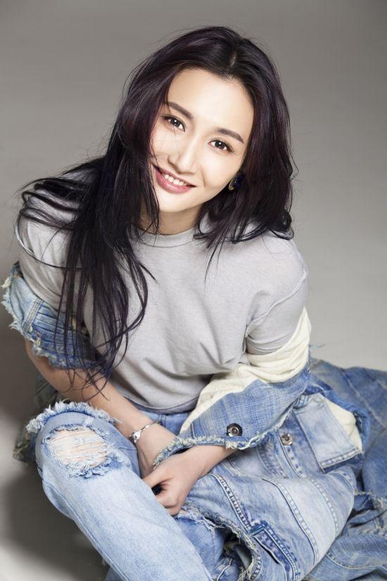 15岁和李晨相恋，差点成张国立儿媳妇，如今被爆