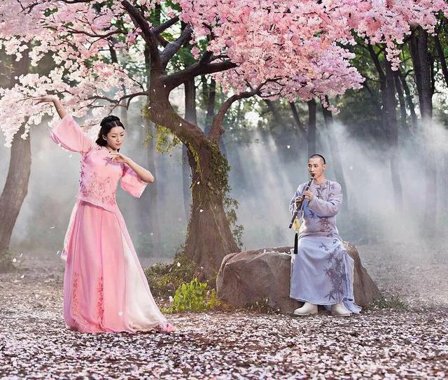 71岁斯琴高娃再演皇太后，《那江烟花那江雨》都有哪些看点？